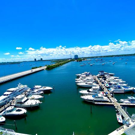 Premium Modern Waterfront Apartment With Miami Skyline View On The Bay 5 Mins Drive To Miami Beach With Free Parking Exterior foto